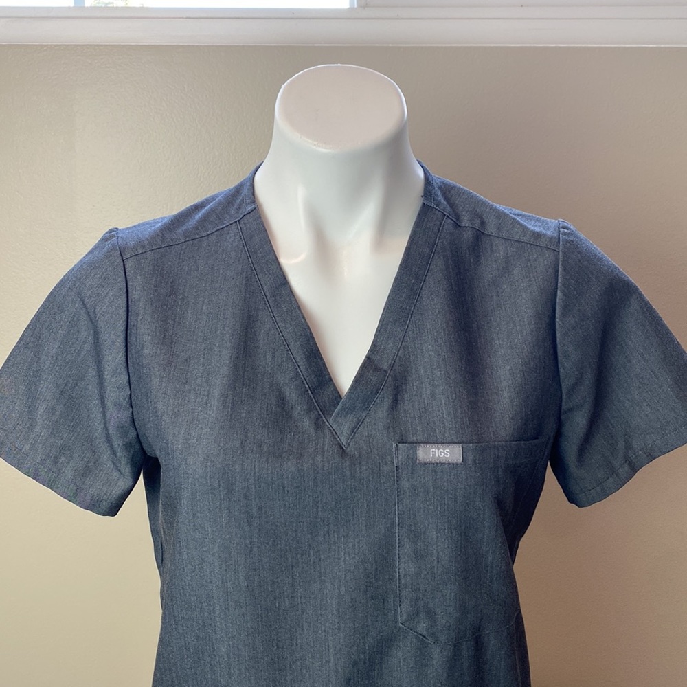 Figs Scrub Top - Picture 2 of 13